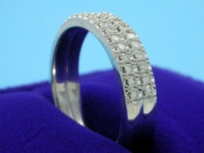 Diamond Wedding Band: 0.44 tcw Round French Split Set Pave