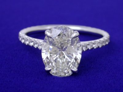 Diamond engagement ring with 2.01-carat oval brilliant cut diamond graded I color, SI2 clarity