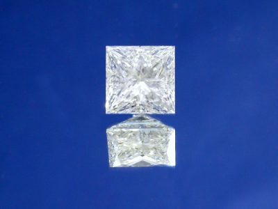 1.15-carat princess cut diamond with GIA graded E color and VS2 clarity