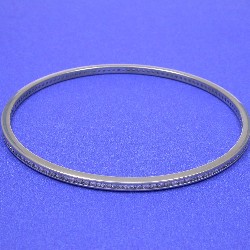 2.00 total carat weight Round Brilliant Cut diamond bangle bracelet