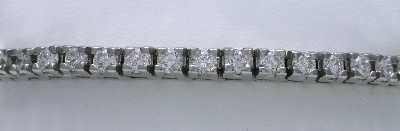  round brilliant cut diamonds