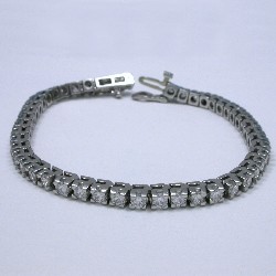 4.68 total carat weight Round Brilliant Cut diamond tennis bracelet